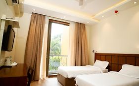 Uds Villa - Next To Vfs, Walking To Connaught Place